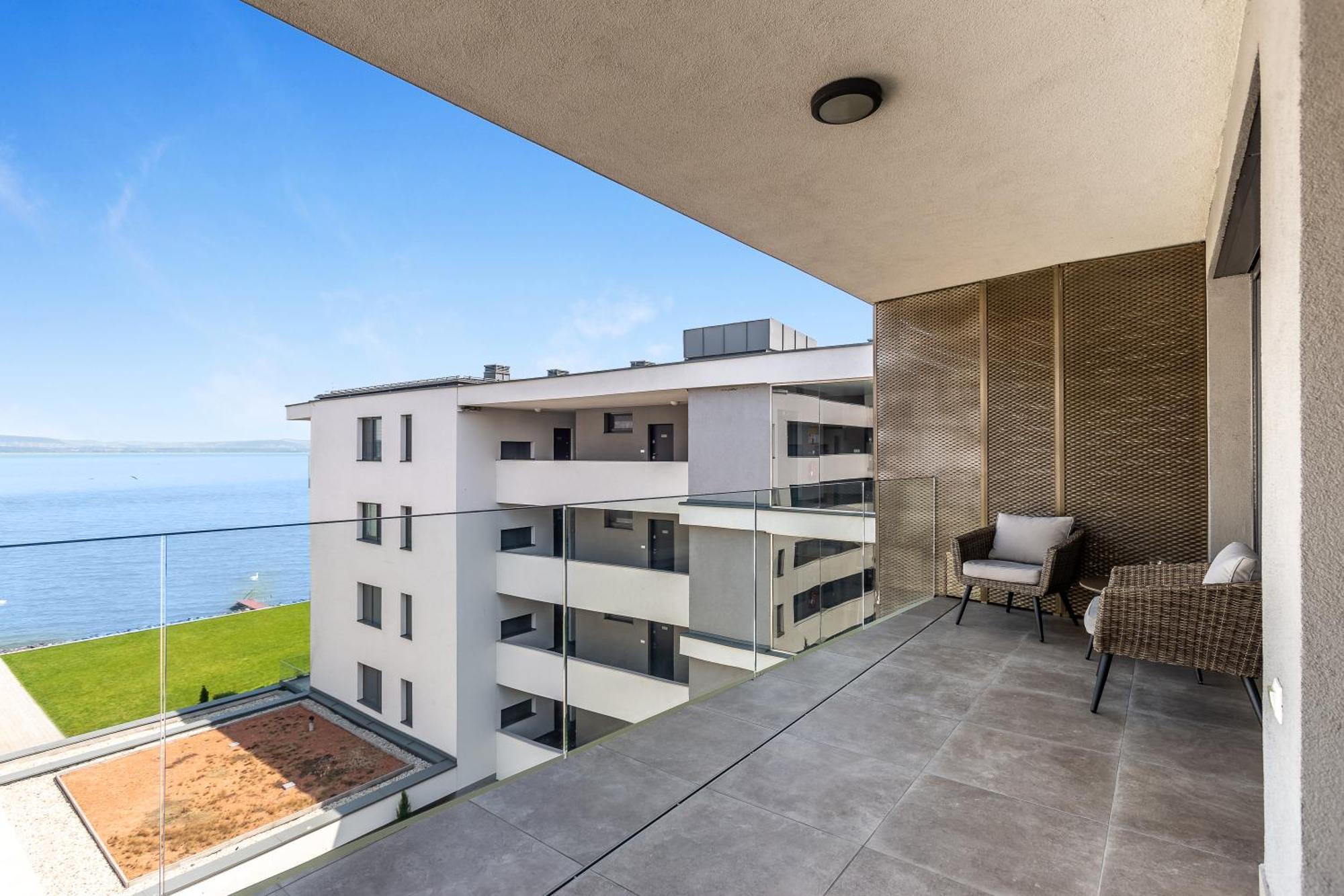 Lake Side Luxury Steps To The Lake Lela - Happy Rentals Balatonlelle Exterior foto
