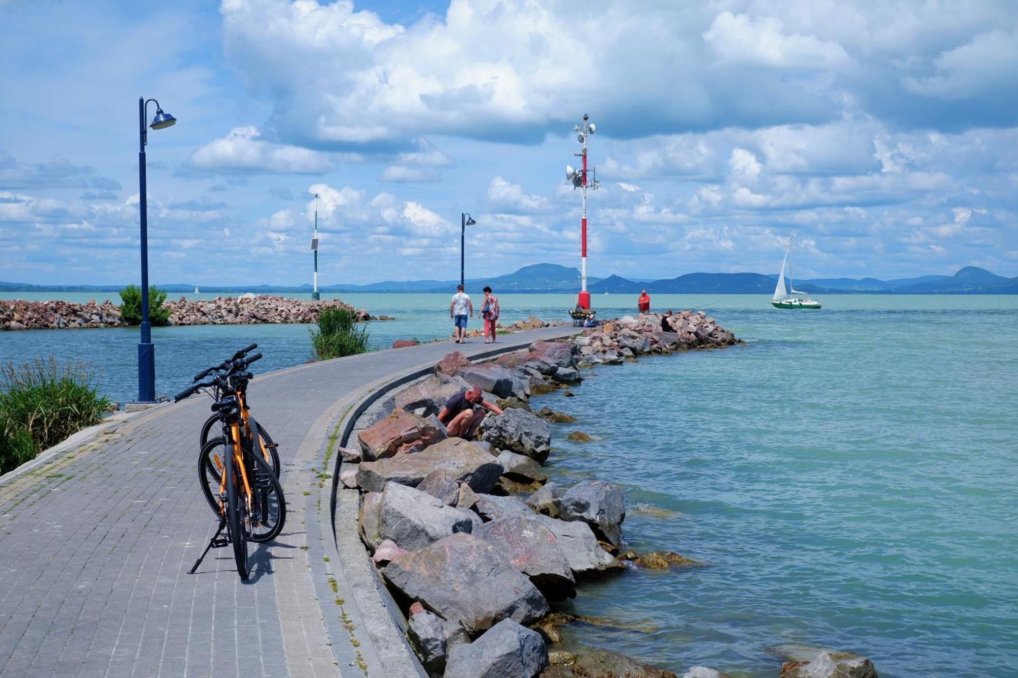 Lake Side Luxury Steps To The Lake Lela - Happy Rentals Balatonlelle Exterior foto
